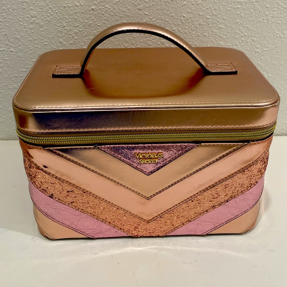 NWT Victoria’s Secret Runway Vanity Case in Rose Gold